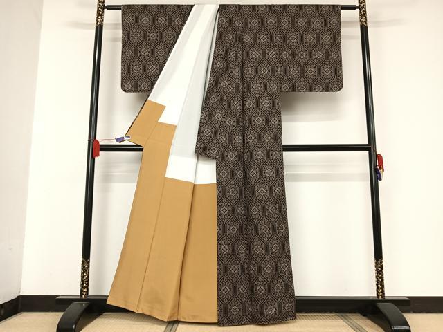 平和屋着物●本場大島紬　７マルキ　花亀甲　正絹　逸品　未使用　AAAV9017np