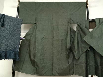 平和屋着物●男性　本場大島紬　アンサンブル　兵児帯・羽織紐セット　80亀甲　総詰め　正絹　逸品　AAAV9133np