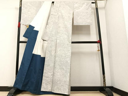 平和屋着物●本場大島紬　白大島　120亀甲　風景樹林文　正絹　逸品　AAAV9392ph