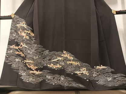 平和屋着物●銀座きしや　訪問着　駒刺繍　立波花筏文　金彩　正絹　逸品　AAAW0033ph