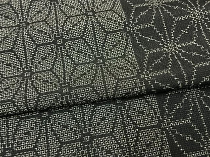 平和屋着物▽本塩沢 単衣 110亀甲 麻の葉文様 黒地 反端付き 正絹 逸品 未使用 AAAW1310fy