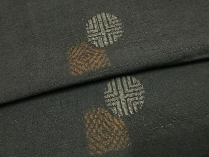 平和屋着物▽上質な紬 単衣 幾何学文様 黒地 正絹 逸品 AAAW1375fy