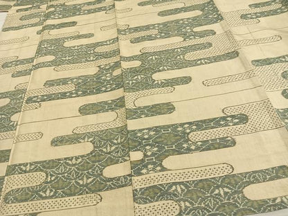 平和屋着物▽上質な紬　単衣　霞取り花文　正絹　逸品　AAAW1394fy