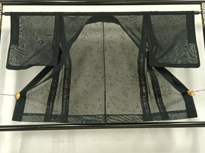平和屋着物▽羽織　紗　スリーシーズン　春夏秋　塵除け　風景飛鳥文　黒地　正絹　逸品　AAAW1412fy