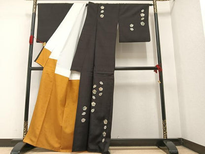 平和屋着物●十日町 名門青柳謹製 訪問着 紬地 絞り 刺繍 兎 花 黒地 正絹 逸品 AAAW1817ph