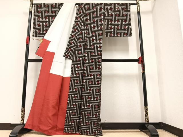 平和屋着物●本場大島紬　龍郷絣　秋名バラ　正絹　逸品　未使用　AAAW1818ph