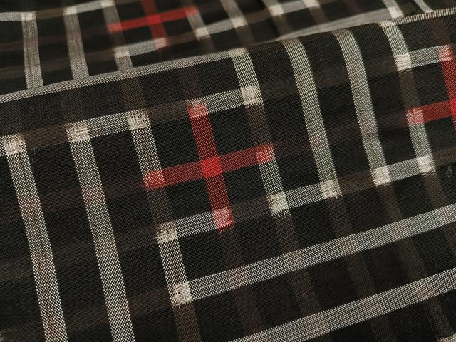 平和屋着物●本場大島紬　龍郷絣　秋名バラ　正絹　逸品　未使用　AAAW1818ph