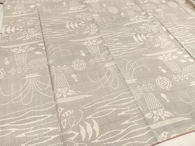 平和屋着物●本場大島紬 白大島 7マルキ 草花文 正絹 逸品 AAAW1823ph