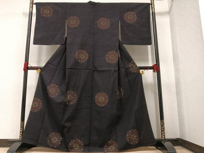 平和屋着物●結城紬　100亀甲　飛び亀甲柄　舞花文　正絹　逸品　AAAW1841ph