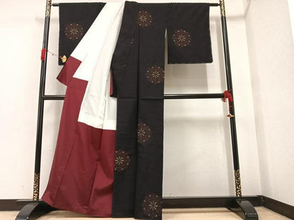 平和屋着物●結城紬　100亀甲　飛び亀甲柄　舞花文　正絹　逸品　AAAW1841ph