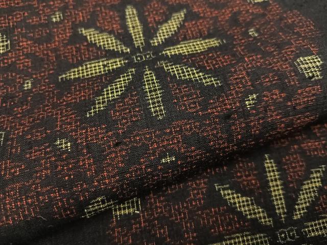 平和屋着物●結城紬　100亀甲　飛び亀甲柄　舞花文　正絹　逸品　AAAW1841ph