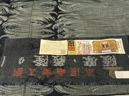 平和屋着物●本場大島紬　泥染　手織り　カタス９マルキ　総絣　羽文　久野織物謹製　証紙付き　正絹　逸品　AAAW4008np