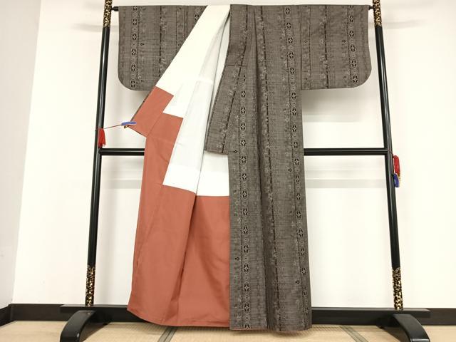 平和屋着物●本場大島紬 カタス７マルキ 花間道 正絹 逸品 AAAW4089np