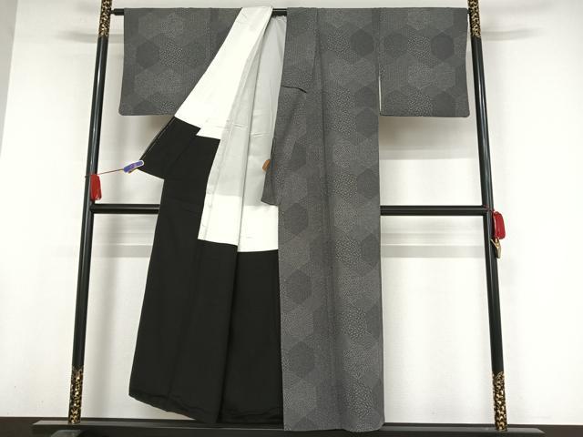 平和屋着物●江戸小紋　亀甲寄せ小紋柄　黒地　正絹　逸品　AAAW4198np