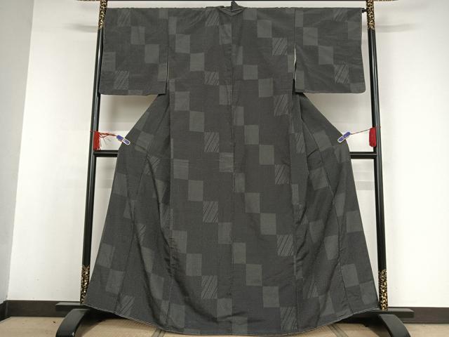 平和屋着物●本塩沢 110亀甲 変わり市松文 黒地 正絹 逸品 未使用 AAAW4258np
