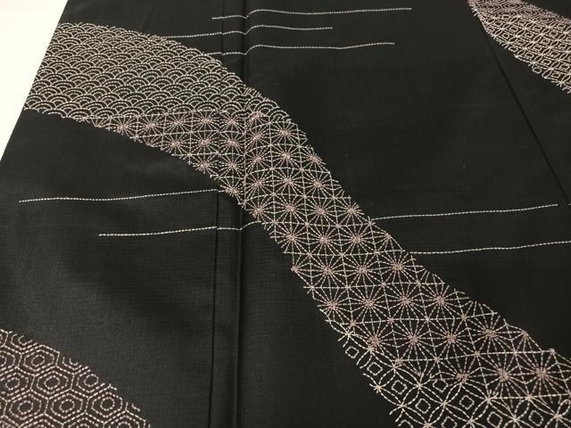 平和屋着物●本場大島紬　訪問着　刺し子　刺繍　吉祥文　黒地　正絹　逸品　AAAW4299np