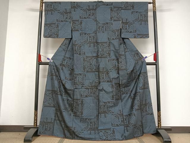 平和屋着物●本場大島紬 カタス7マルキ 幾何学文様 正絹 逸品 AAAW4352np