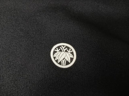 平和屋着物●豪華黒留袖 友禅 作家物 草花にライチョウ 金彩 正絹 逸品 AAAW4371np