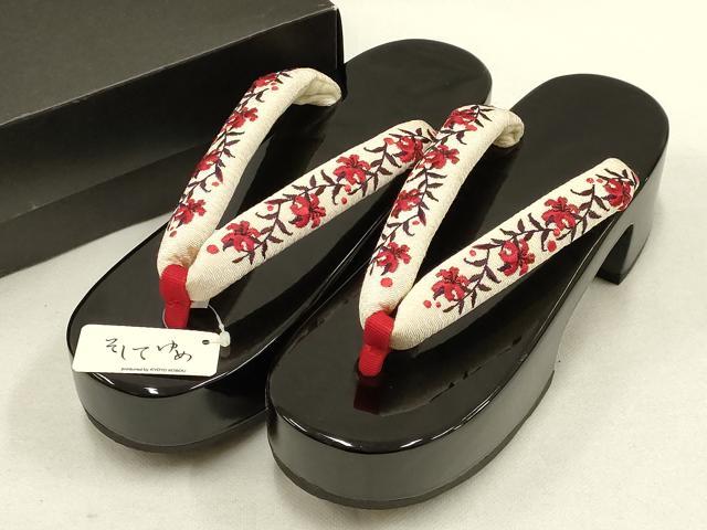 平和屋着物●和装小物 桐下駄 鼻緒:刺繍 花柄 日本製 逸品 未使用 AAAW4534ay