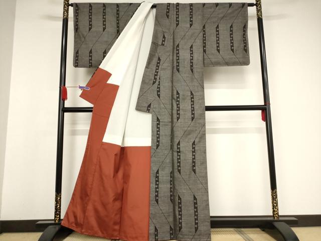 平和屋着物●本場大島紬 カタス9マルキ 変わり縞花文 正絹 逸品 AAAW5309br