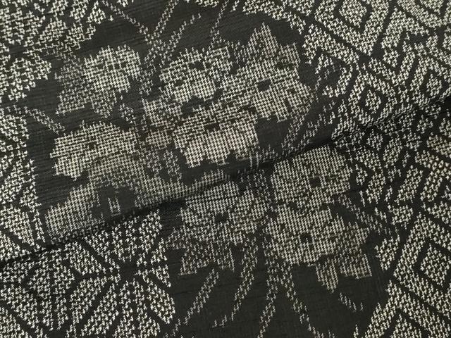 平和屋着物●上質な紬 亀甲草花文 黒地 正絹 逸品 未使用 AAAW5351br