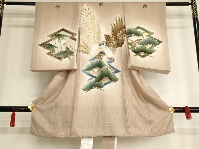 平和屋着物[]お宮参り　男の子　祝着　産着　初着　のしめ　駒刺繍　鷹　松皮菱草木文　暈し染め　金彩　逸品　AAAW6830ja