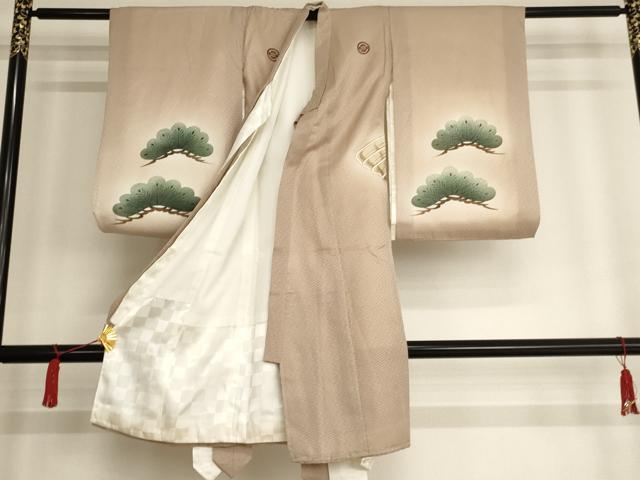 平和屋着物[]お宮参り　男の子　祝着　産着　初着　のしめ　駒刺繍　鷹　松皮菱草木文　暈し染め　金彩　逸品　AAAW6830ja