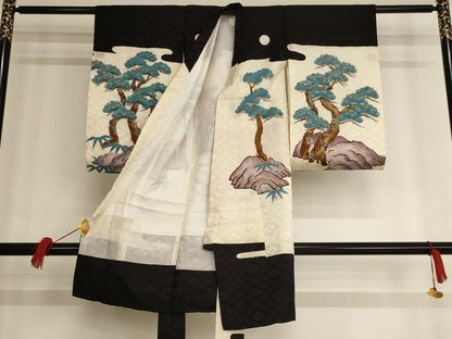 平和屋着物[]お宮参り　男の子　祝着　産着　初着　のしめ　刺繍　兜松文　金糸　金彩　AAAW6902ja