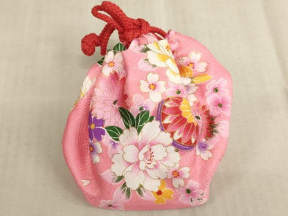 平和屋着物[]七五三　女の子　３歳　祝着　三つ身　被布・巾着セット　刺繍　舞桜文　金糸　AAAW6962ja