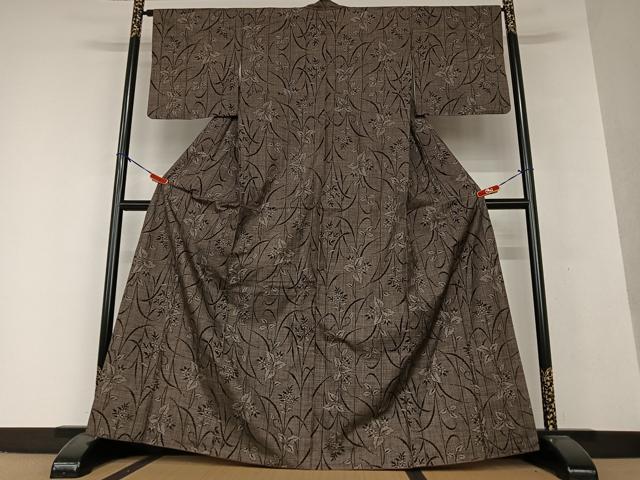 平和屋着物●本場大島紬　泥染め　一元絣　草花文　正絹　逸品　AAAW9270zg