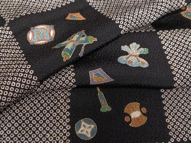 平和屋着物●上質な小紋　市松花宝尽くし文　黒地　金彩　鬼しぼ縮緬　三越扱い　正絹　逸品　AAAW9294zg