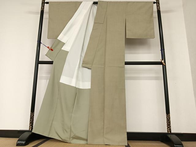 平和屋着物●上質な紬　色無地　空五倍子色　正絹　逸品　AAAW9329zg
