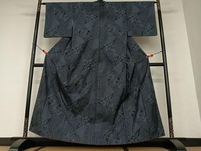 平和屋着物●本場大島紬　一元絣　草花文　黒地　正絹　逸品　AAAW9344zg