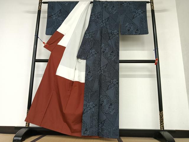 平和屋着物●本場大島紬　一元絣　草花文　黒地　正絹　逸品　AAAW9344zg