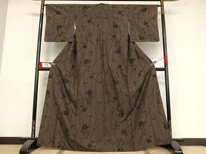 平和屋着物●塩沢紬 亀甲絣 枝花文 正絹 逸品 AAAX0204np
