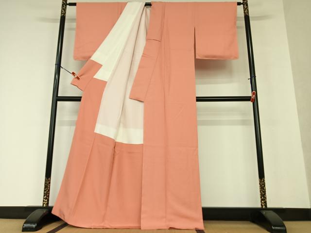 平和屋着物●上質な色無地 甚三紅色 正絹 逸品 未使用 AAAX0634zg