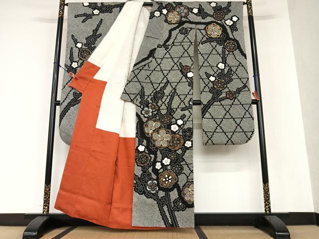 平和屋着物●豪華振袖　駒刺繍　絞り　槍梅　黒地　金彩　正絹　逸品　AAAX0670zg