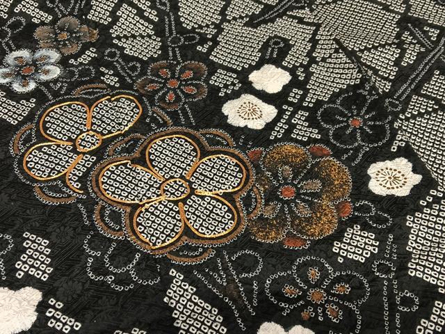 平和屋着物●豪華振袖　駒刺繍　絞り　槍梅　黒地　金彩　正絹　逸品　AAAX0670zg