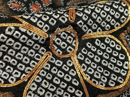 平和屋着物●豪華振袖　駒刺繍　絞り　槍梅　黒地　金彩　正絹　逸品　AAAX0670zg