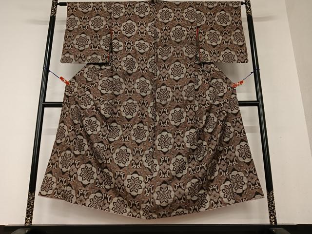 平和屋着物●本場大島紬 アンティーク大島 格子花文 正絹 逸品 AAAX0725zg