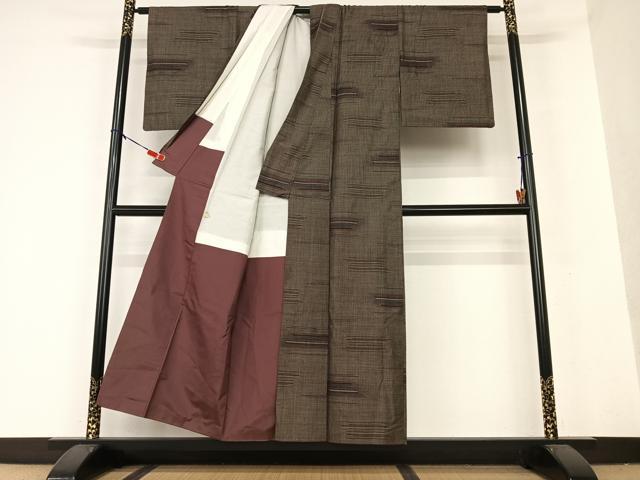 平和屋着物●本場大島紬 泥染め カタス7マルキ 変わり横段文 正絹 逸品 AAAX0771zg