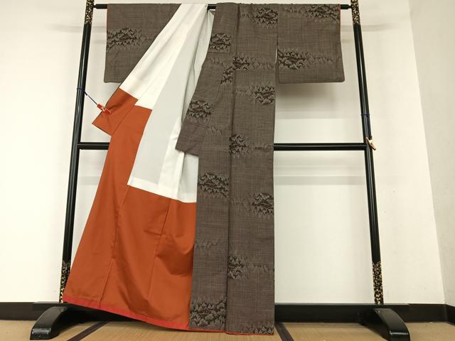 平和屋着物●本場大島紬 泥染め 一元絣 樹林風景文 正絹 逸品 AAAX0774zg