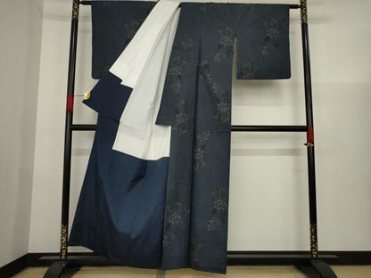 平和屋着物●本場大島紬　カタス7マルキ　草花文　黒地　正絹　逸品　AAAX6961ck