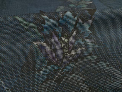 平和屋着物●本場大島紬　カタス7マルキ　草花文　黒地　正絹　逸品　AAAX6961ck