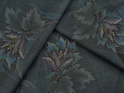 平和屋着物●本場大島紬　カタス7マルキ　草花文　黒地　正絹　逸品　AAAX6961ck
