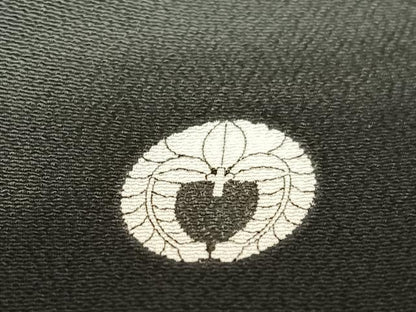 平和屋着物●創業460年・千總 黒留袖 駒刺繍 花唐草文 金彩 高島屋扱い 正絹 逸品 AAAY0052zg