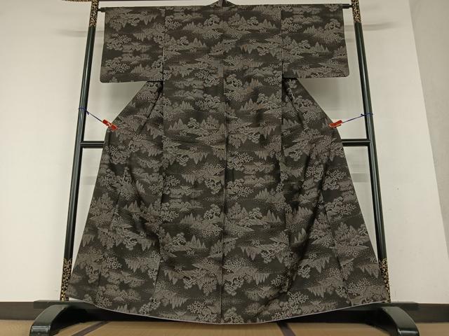 平和屋着物●本場大島紬　泥染め　カタス７マルキ　草花文　正絹　逸品　AAAY0082zg