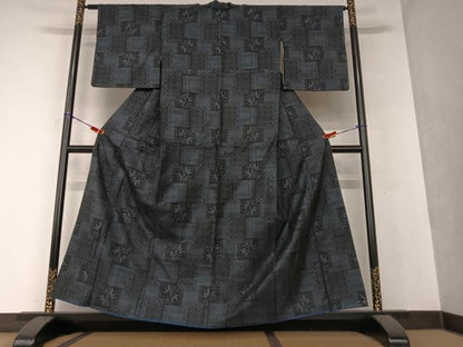 平和屋着物●本場大島紬 一元７マルキ 色紙重ね笹竹文 正絹 逸品 AAAY0167zg