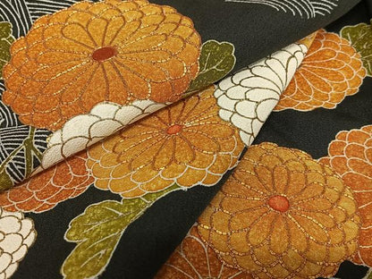 平和屋着物●豪華黒留袖　友禅　駒刺繍　立波菊文　金彩　正絹　逸品　AAAY0176zg