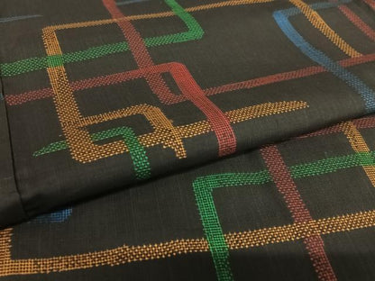 平和屋着物●本場大島紬 一元７マルキ 幾何学文様 黒地 正絹 逸品 AAAY0178zg